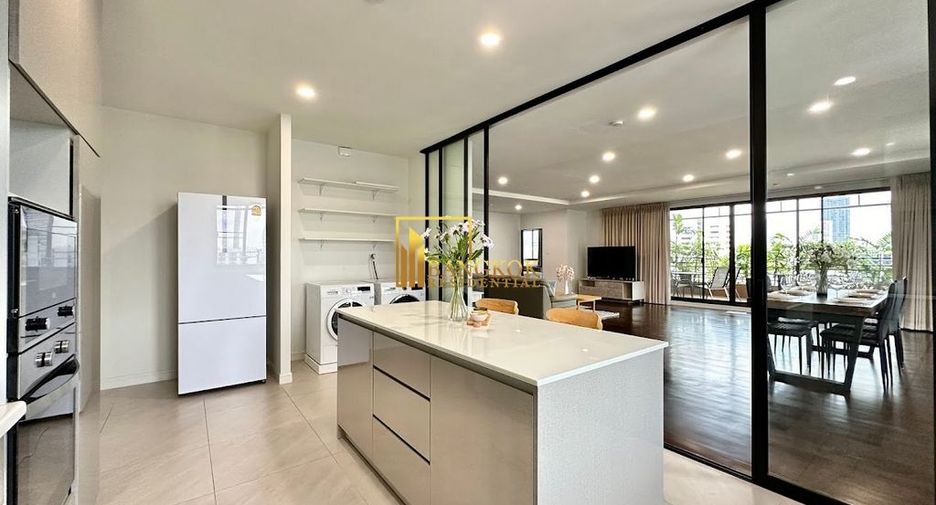 For rent 3 bedrooms apartment in Watthana, Bangkok