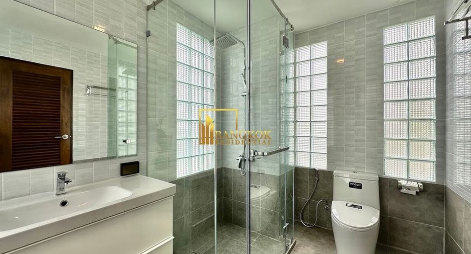 For rent 3 bedrooms apartment in Watthana, Bangkok