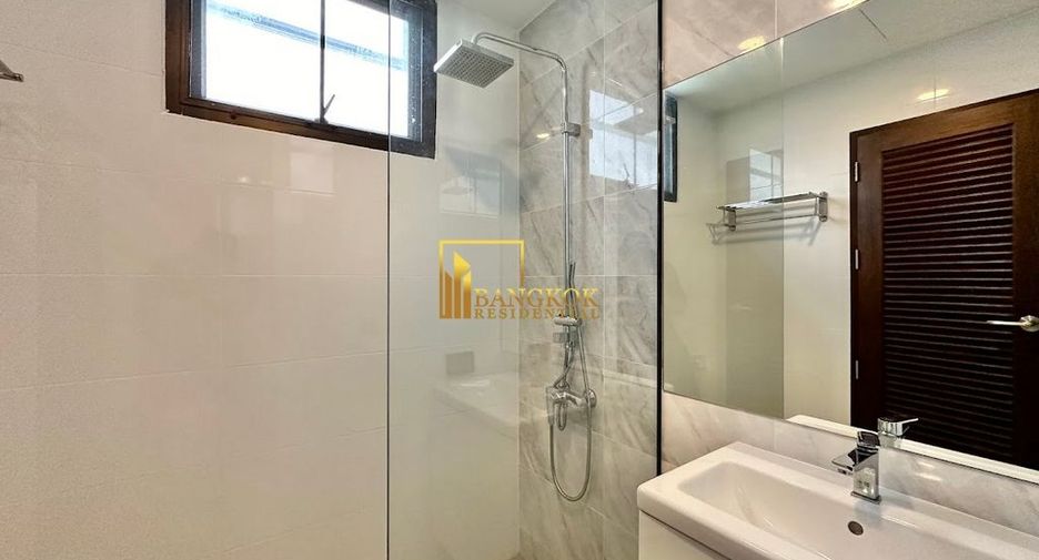 For rent 3 bedrooms apartment in Watthana, Bangkok