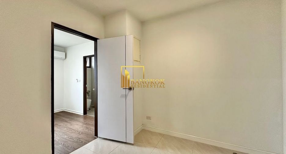 For rent 3 bedrooms apartment in Watthana, Bangkok