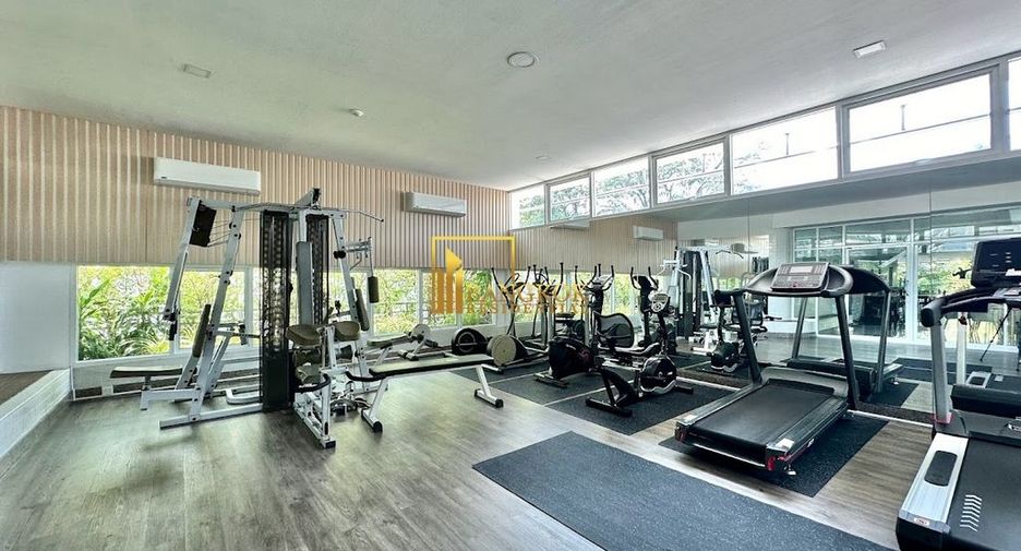 For rent 3 bedrooms apartment in Watthana, Bangkok