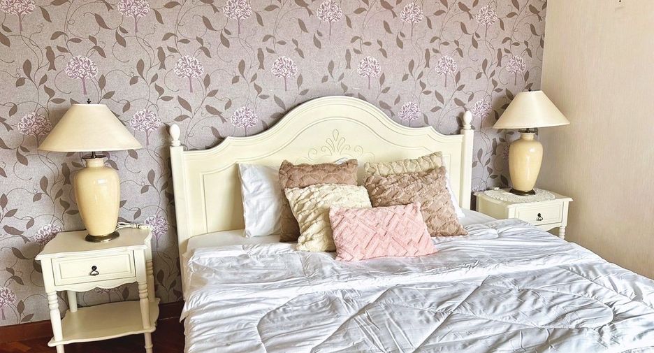 For rent 4 Beds condo in Mueang Chiang Mai, Chiang Mai