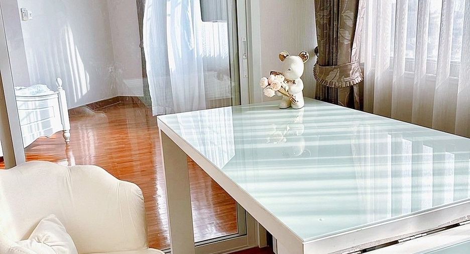 For rent 4 Beds condo in Mueang Chiang Mai, Chiang Mai