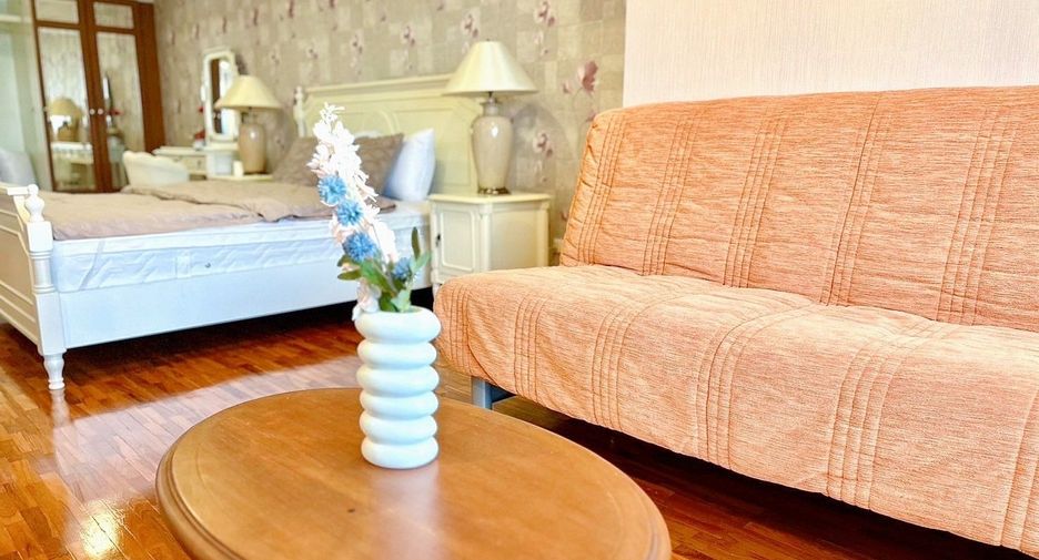 For rent 4 Beds condo in Mueang Chiang Mai, Chiang Mai