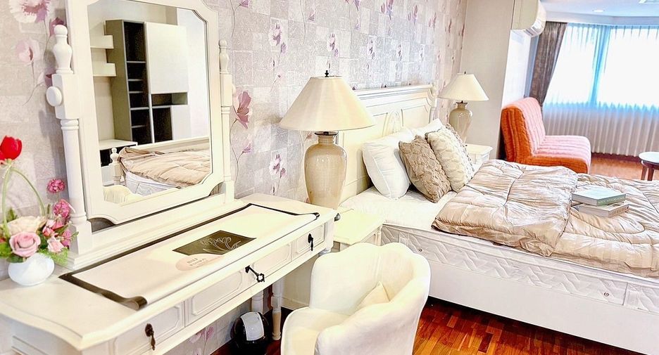 For rent 4 Beds condo in Mueang Chiang Mai, Chiang Mai