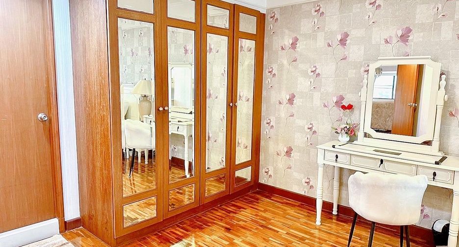 For rent 4 Beds condo in Mueang Chiang Mai, Chiang Mai