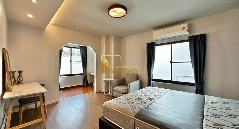 For rent 2 bedrooms apartment in Watthana, Bangkok