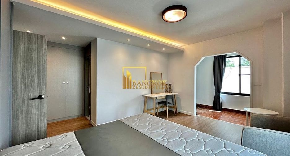 For rent 2 bedrooms apartment in Watthana, Bangkok