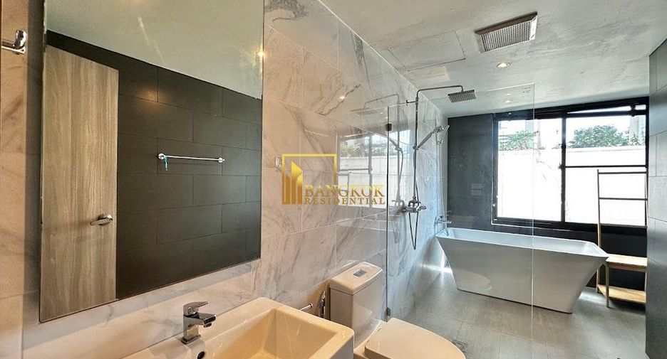For rent 2 bedrooms apartment in Watthana, Bangkok
