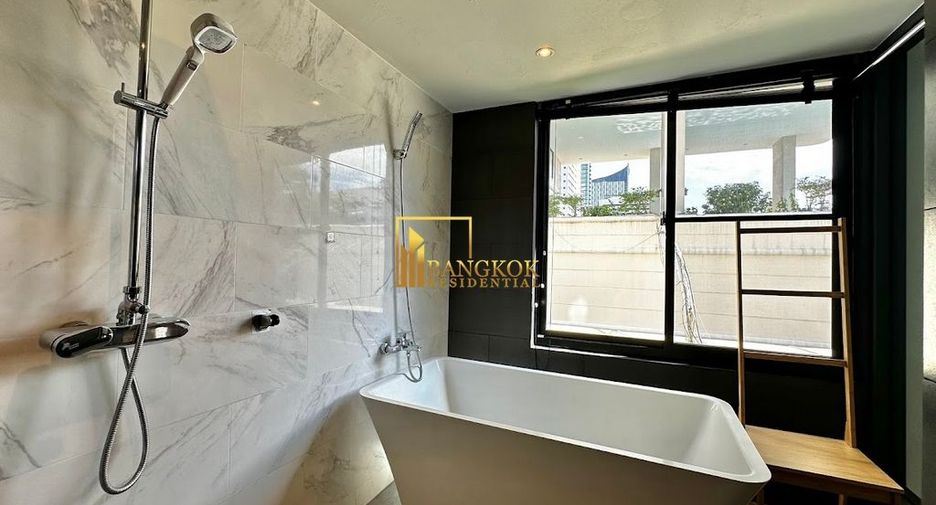 For rent 2 bedrooms apartment in Watthana, Bangkok