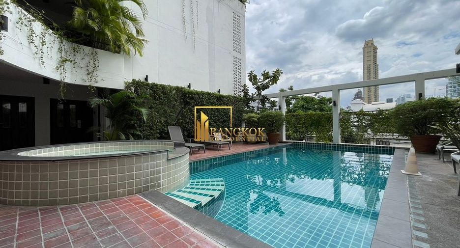 For rent 2 bedrooms apartment in Watthana, Bangkok