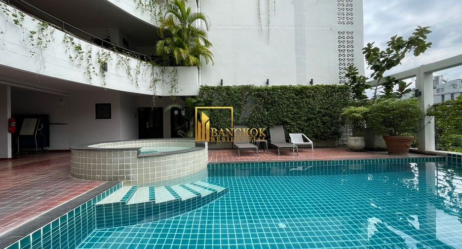For rent 2 bedrooms apartment in Watthana, Bangkok
