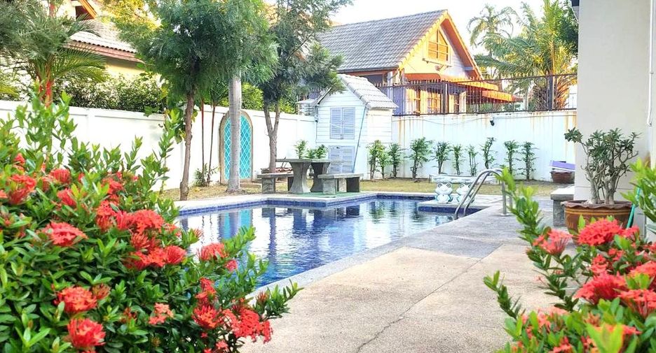 For sale 4 ベッドルーム villa in Bang Lamung, Chonburi