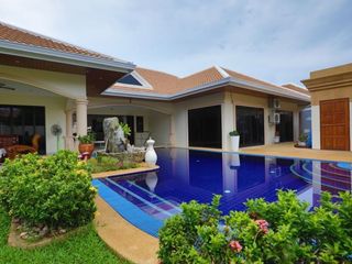 For sale 3 bedrooms villa in Bang Lamung, Chonburi