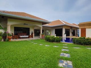 For sale 3 bedrooms villa in Bang Lamung, Chonburi