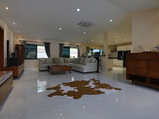 For sale 3 bedrooms villa in Bang Lamung, Chonburi