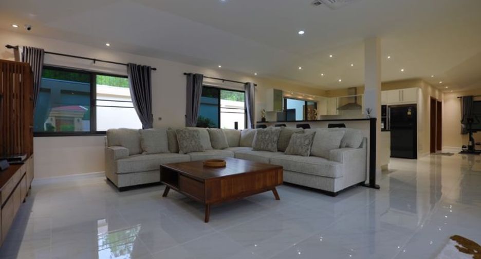 For sale 3 bedrooms villa in Bang Lamung, Chonburi