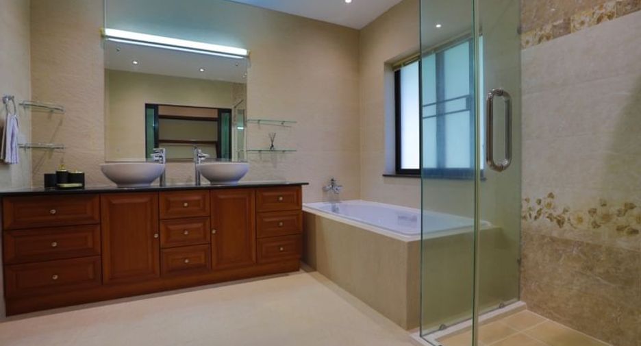 For sale 3 bedrooms villa in Bang Lamung, Chonburi