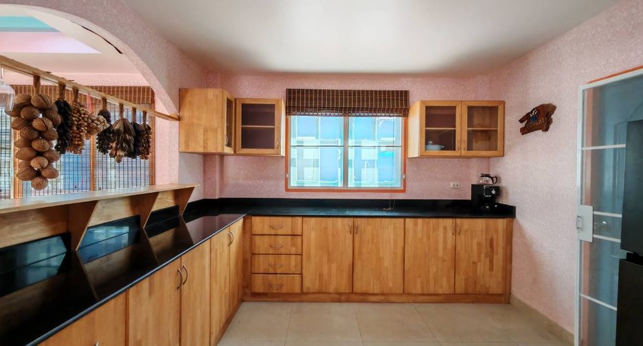Casa en venta de 3 habitaciones en Bang Lamung, Chonburi