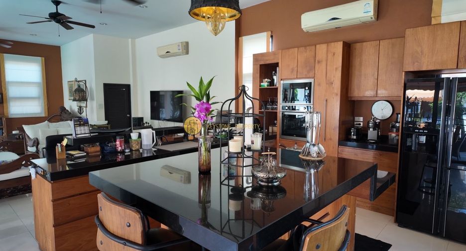 À vendre 5 chambres villa à East Pattaya, Pattaya