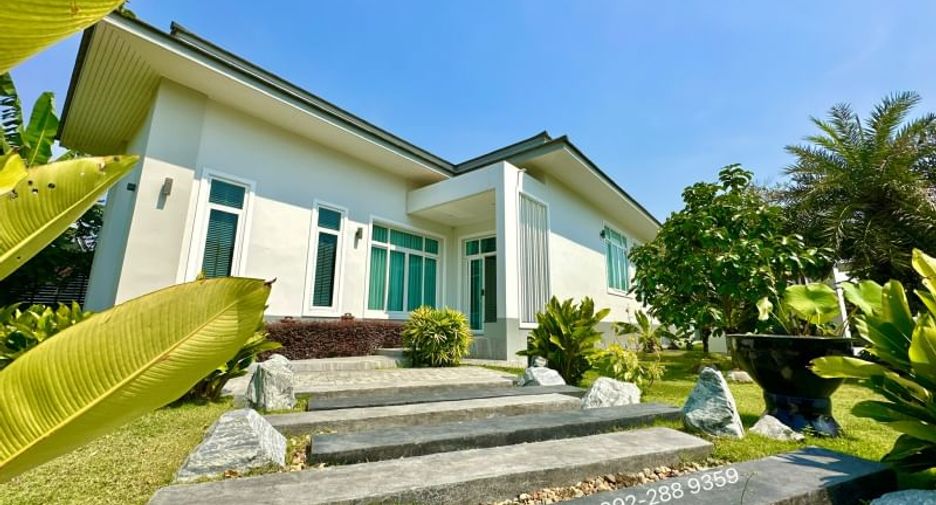 For rent 3 bedrooms house in Sattahip, Chonburi