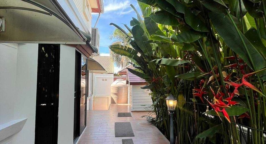 For sale 4 ベッドルーム house in Bang Lamung, Chonburi