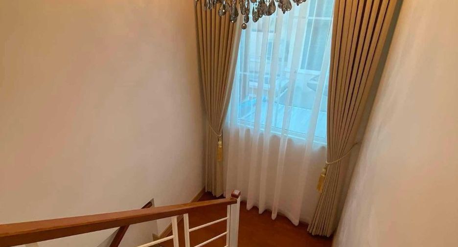Haus zum Kauf mit 4 Zimmer in Bang Lamung, Chonburi