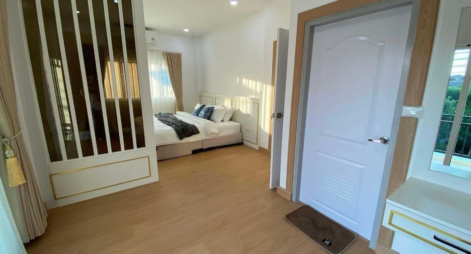 Haus zum Kauf mit 4 Zimmer in Bang Lamung, Chonburi
