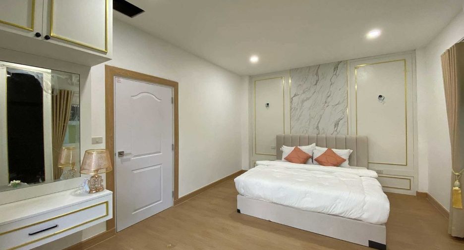 Haus zum Kauf mit 4 Zimmer in Bang Lamung, Chonburi