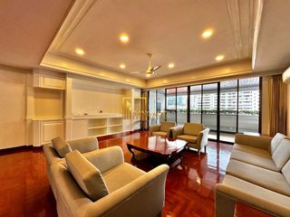Condo en alquiler de 3 habitaciones en Khlong Toei, Bangkok
