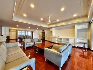Condo en alquiler de 3 habitaciones en Khlong Toei, Bangkok