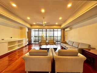 Condo en alquiler de 3 habitaciones en Khlong Toei, Bangkok