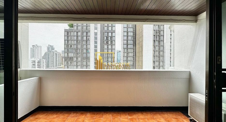 Condo en alquiler de 3 habitaciones en Khlong Toei, Bangkok