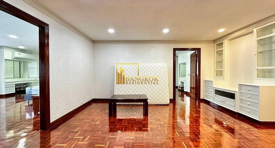 Condo en alquiler de 3 habitaciones en Khlong Toei, Bangkok