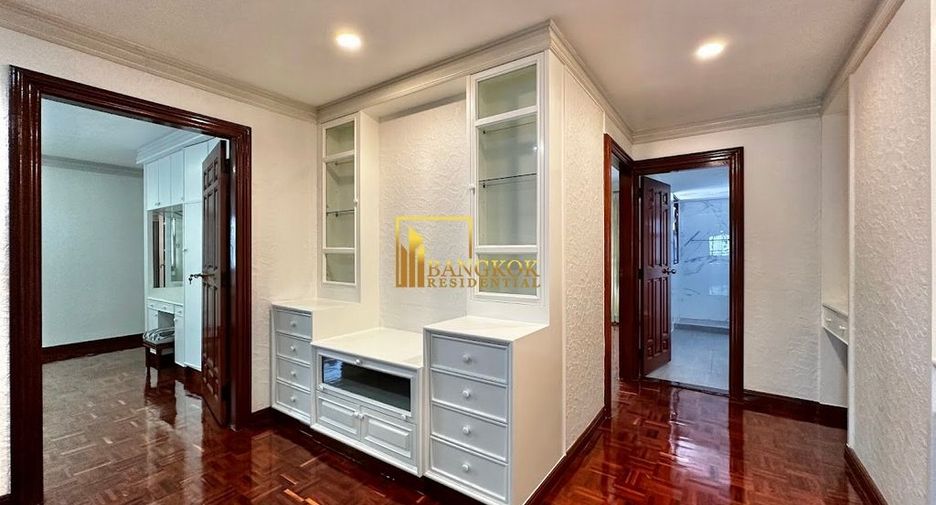 Condo en alquiler de 3 habitaciones en Khlong Toei, Bangkok