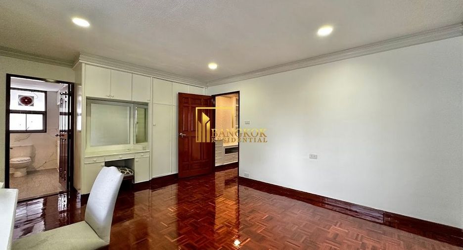 Condo en alquiler de 3 habitaciones en Khlong Toei, Bangkok