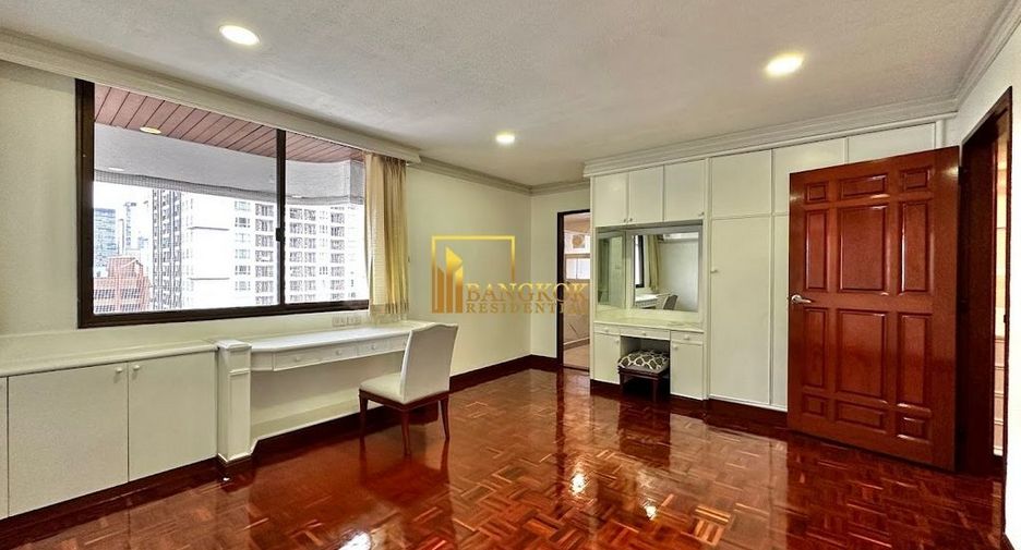 Condo en alquiler de 3 habitaciones en Khlong Toei, Bangkok