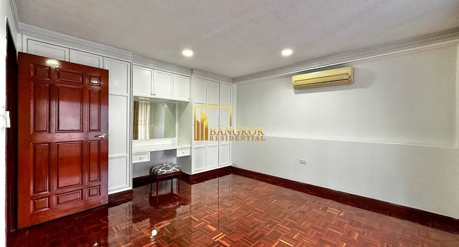 Condo en alquiler de 3 habitaciones en Khlong Toei, Bangkok