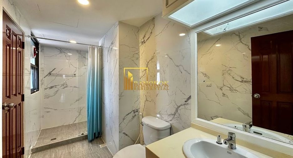 Condo en alquiler de 3 habitaciones en Khlong Toei, Bangkok