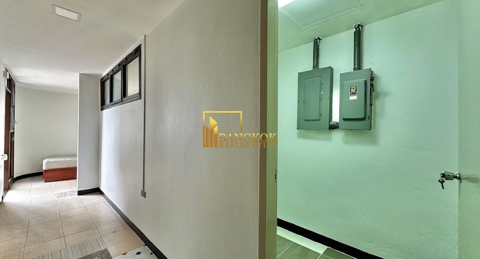 Condo en alquiler de 3 habitaciones en Khlong Toei, Bangkok