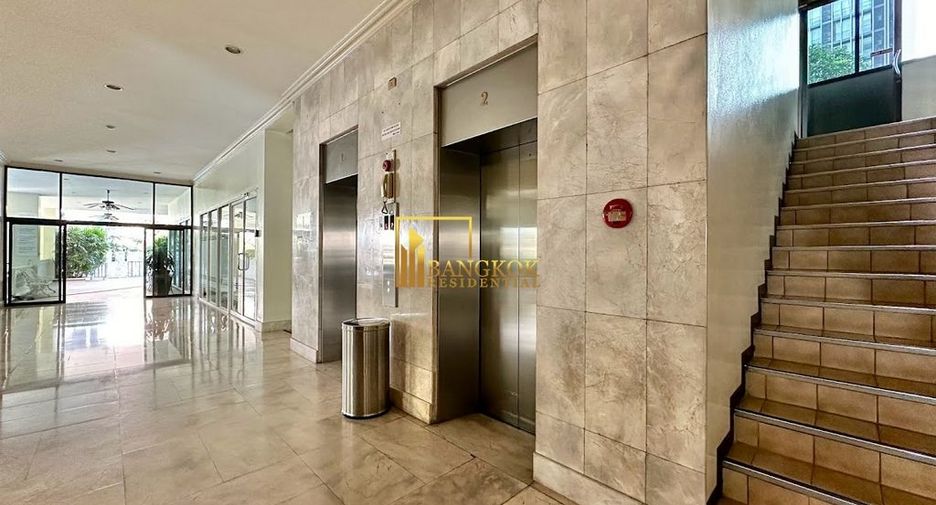 Condo en alquiler de 3 habitaciones en Khlong Toei, Bangkok