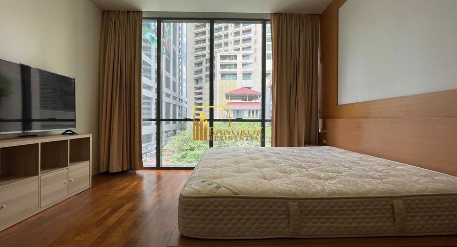 For rent 2 bedrooms condo in Khlong Toei, Bangkok