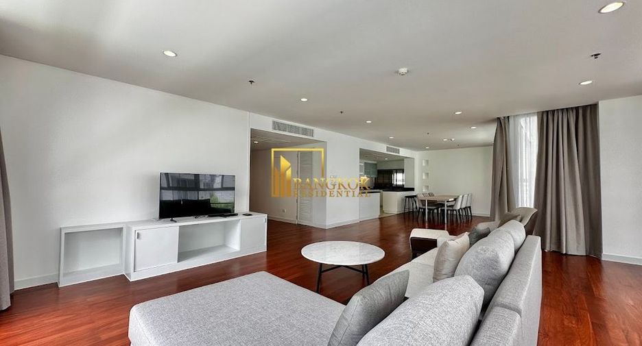 For rent 3 bedrooms apartment in Watthana, Bangkok