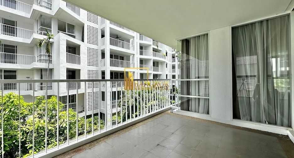 For rent 3 bedrooms apartment in Watthana, Bangkok