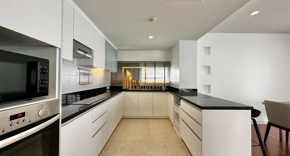 For rent 3 bedrooms apartment in Watthana, Bangkok