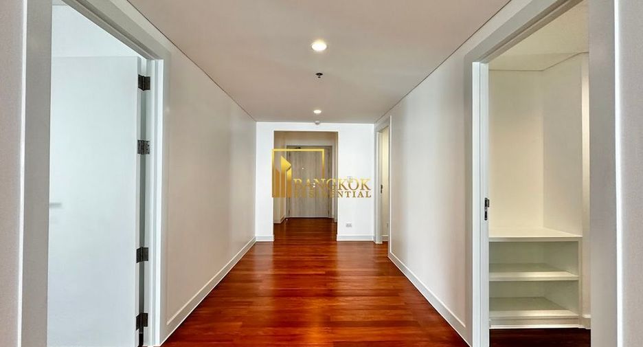 For rent 3 bedrooms apartment in Watthana, Bangkok