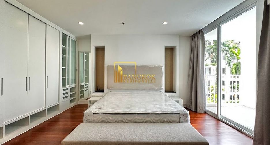 For rent 3 bedrooms apartment in Watthana, Bangkok