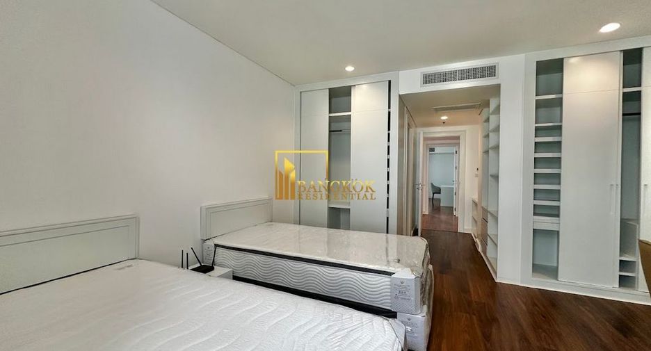 For rent 3 bedrooms apartment in Watthana, Bangkok