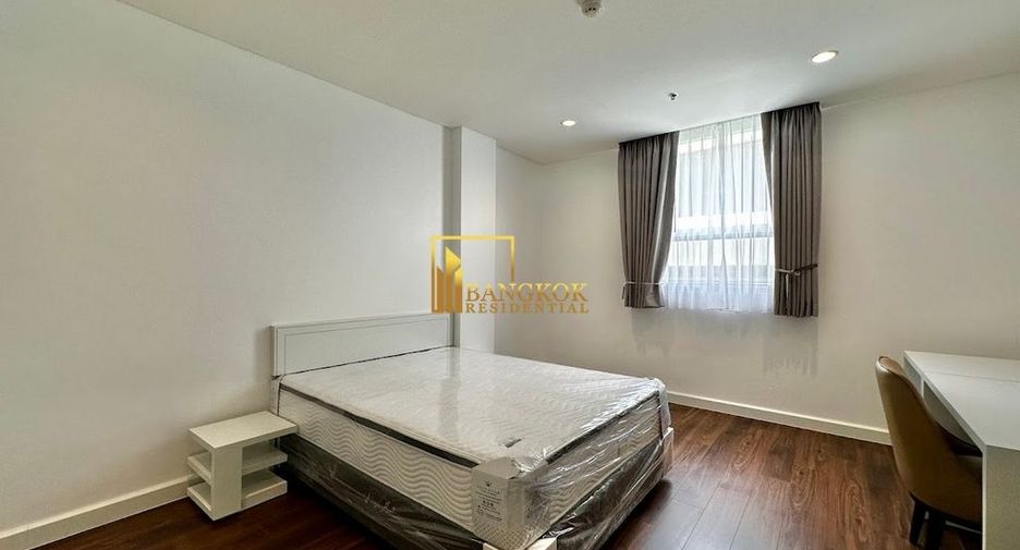 For rent 3 bedrooms apartment in Watthana, Bangkok