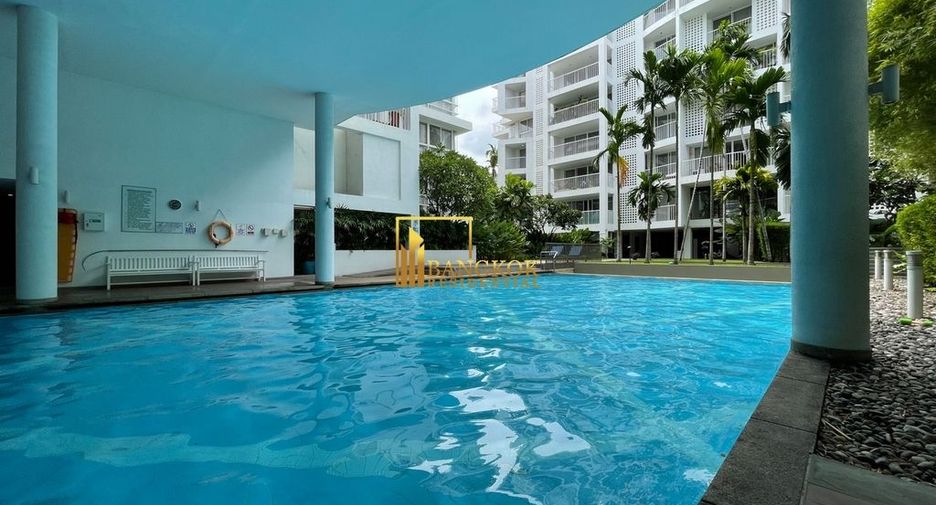 For rent 3 bedrooms apartment in Watthana, Bangkok